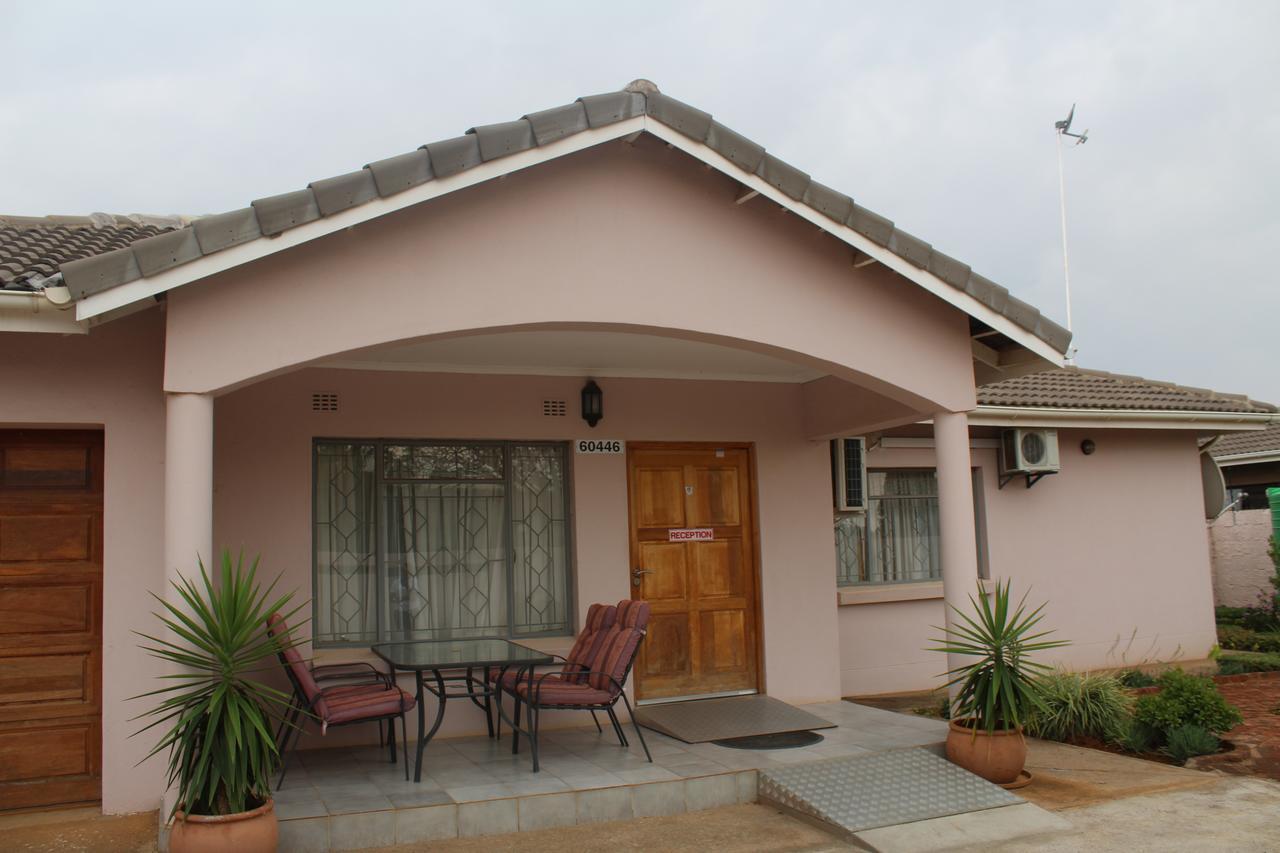 Strand Meadows B&B Gaborone Bagian luar foto
